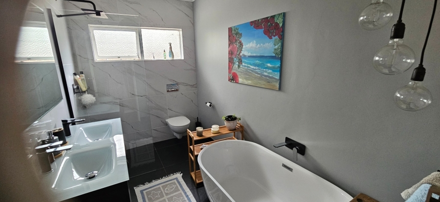 3 Bedroom Property for Sale in Beacon Bay Eastern Cape